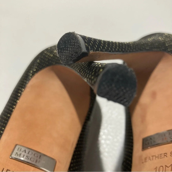 BADGLEY MISCHKA Sz 10 Jewelled Diamond Toe Cap Gold Specs 5”  Heels Pumps - Picture 7 of 13